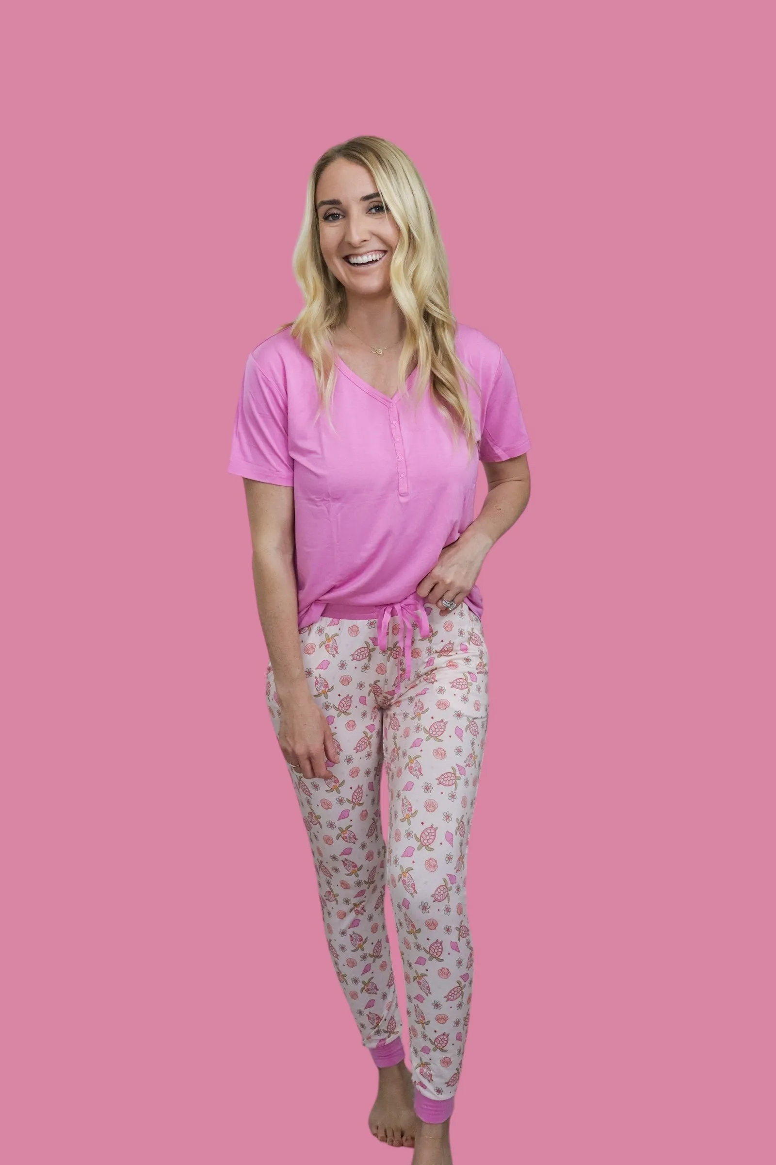 EXCLUSIVE LOVE YOUR SHELL WOMENS JOGGER DREAM SET