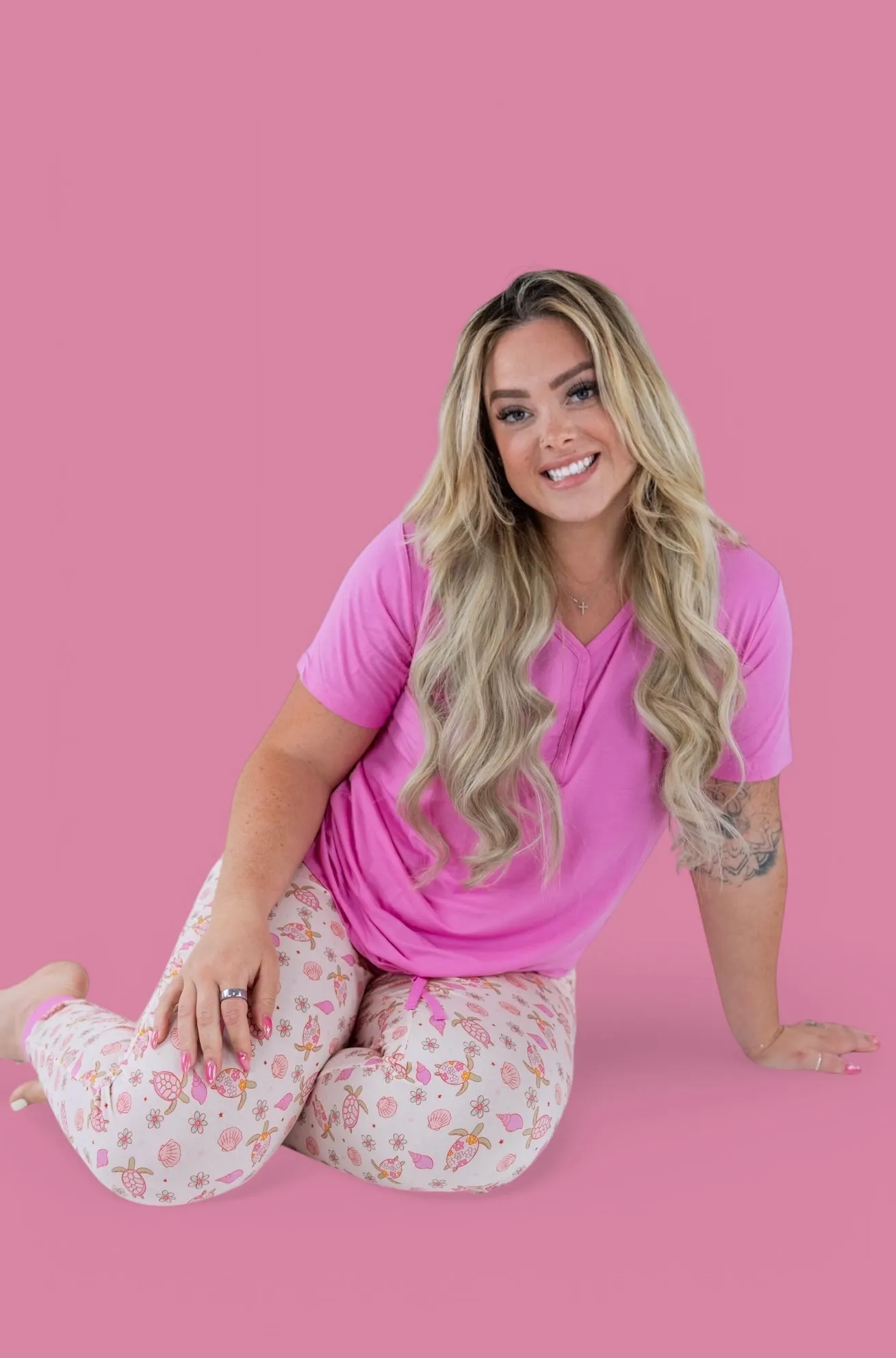 EXCLUSIVE LOVE YOUR SHELL WOMENS JOGGER DREAM SET