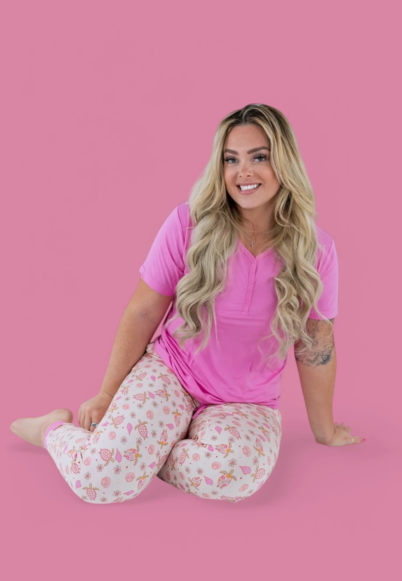 EXCLUSIVE LOVE YOUR SHELL WOMENS JOGGER DREAM SET