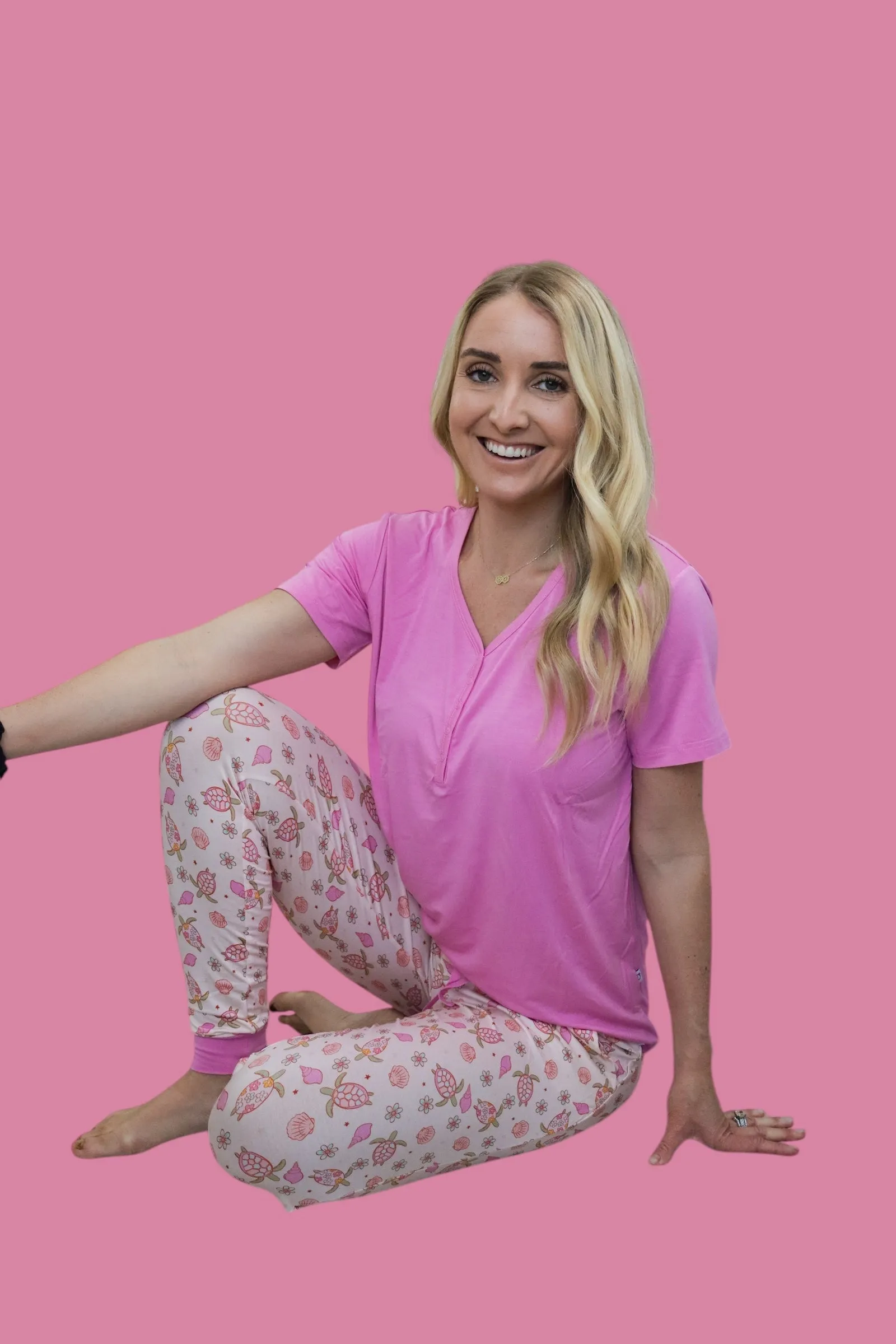 EXCLUSIVE LOVE YOUR SHELL WOMENS JOGGER DREAM SET