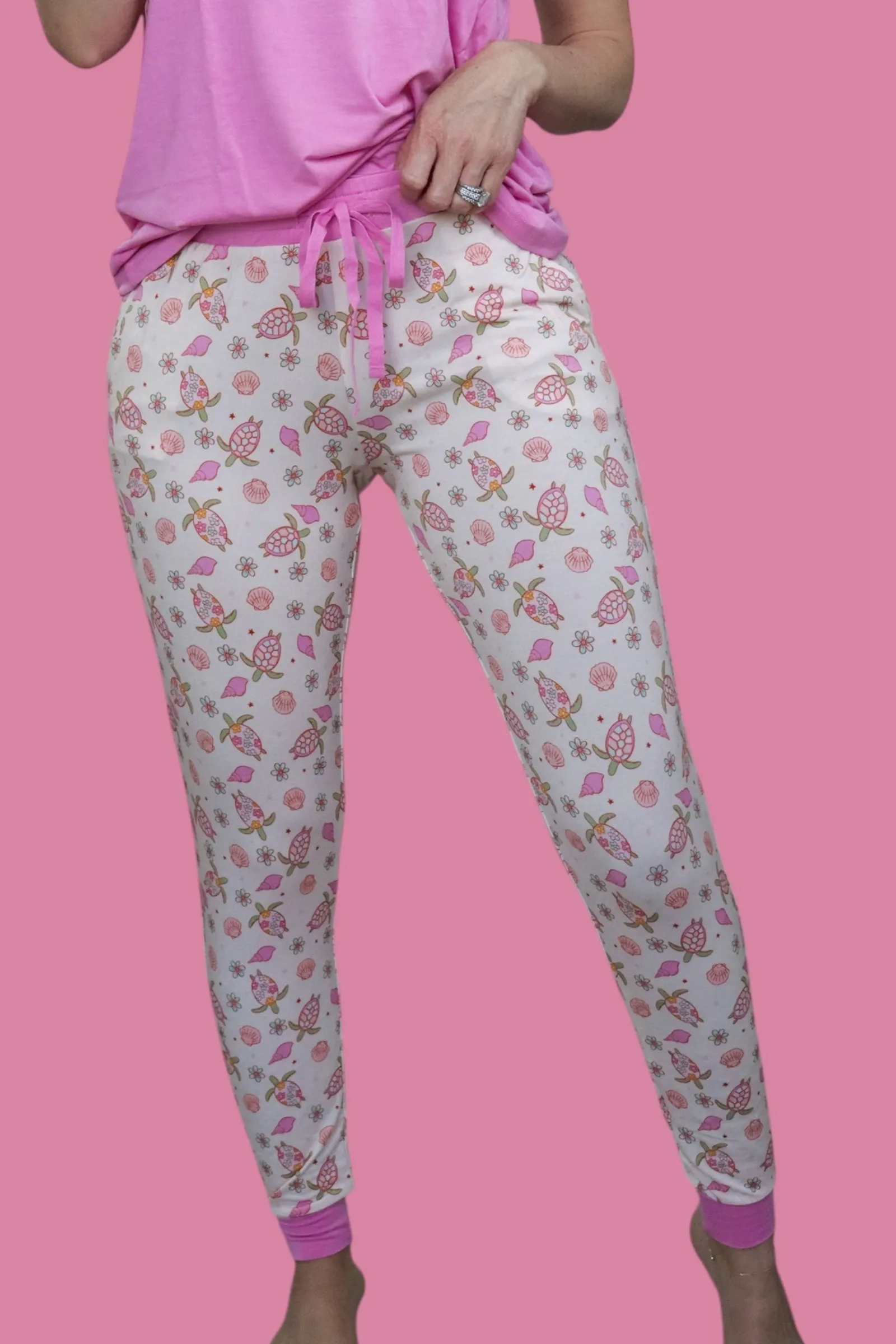 EXCLUSIVE LOVE YOUR SHELL WOMENS JOGGER DREAM SET
