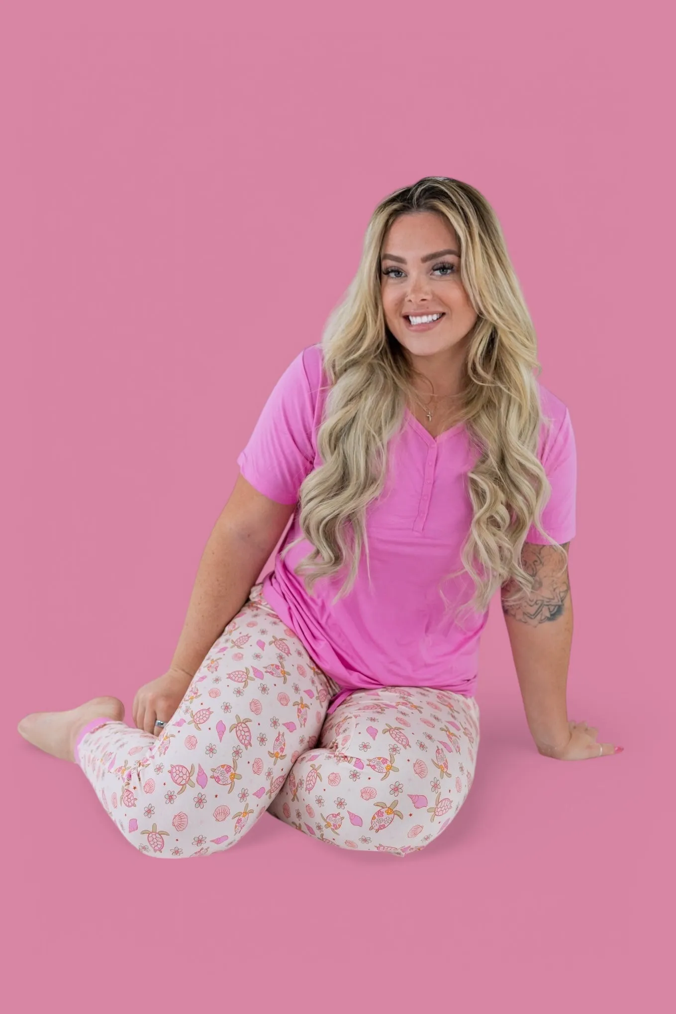 EXCLUSIVE LOVE YOUR SHELL WOMENS JOGGER DREAM SET