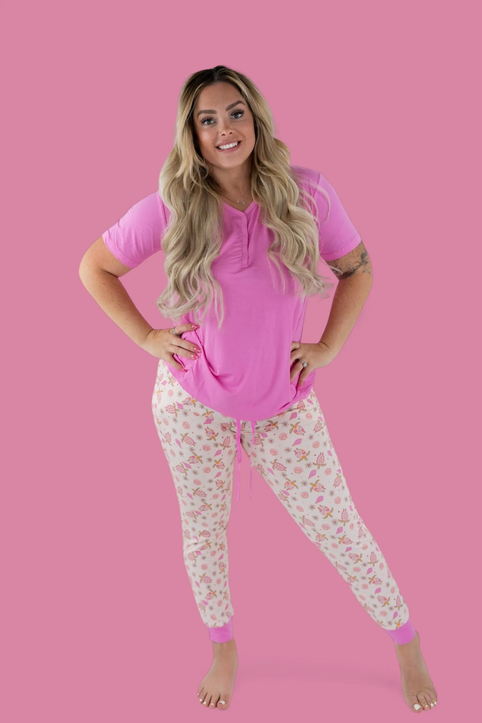 EXCLUSIVE LOVE YOUR SHELL WOMENS JOGGER DREAM SET