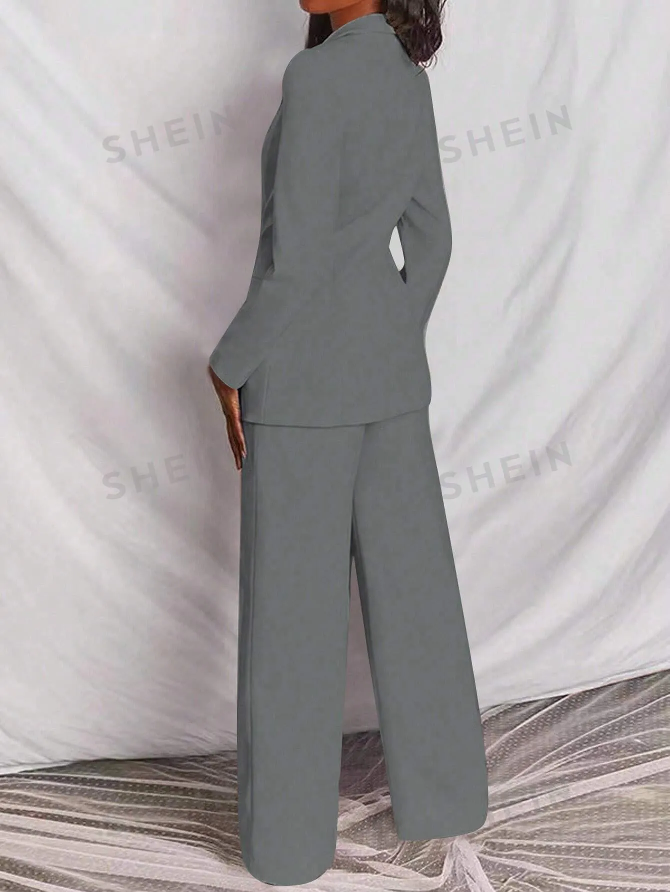 Privé Women's Solid Color Notched Collar Long Sleeve Button Front Pocket Blazer Jacket And Pants Suit Set
